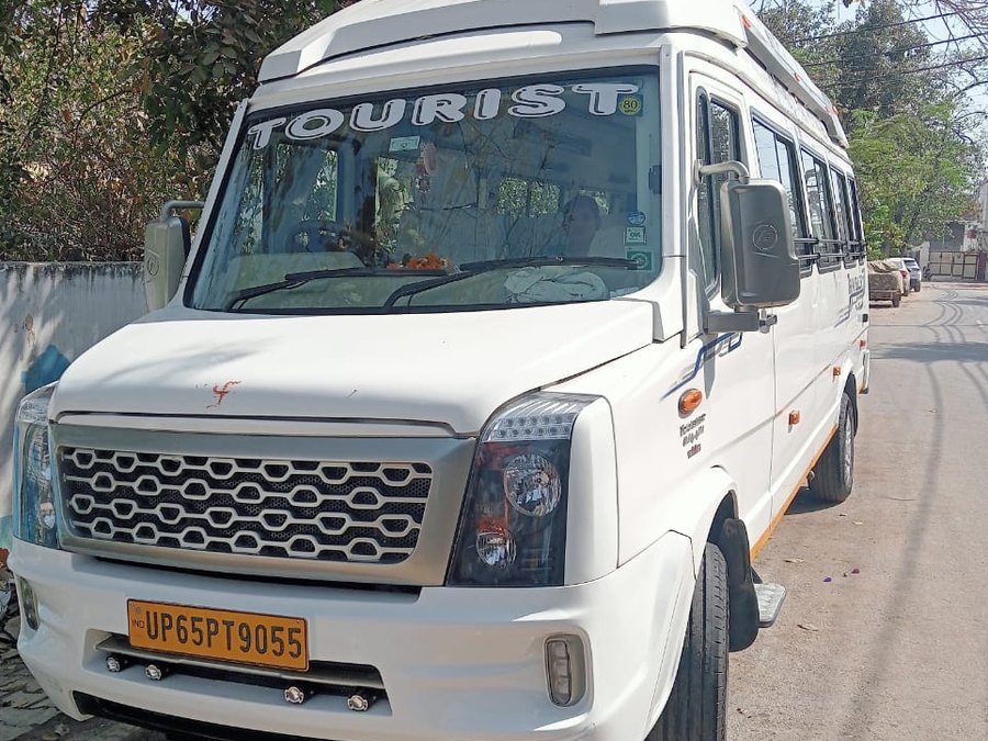 Tourist coach with all-India permit